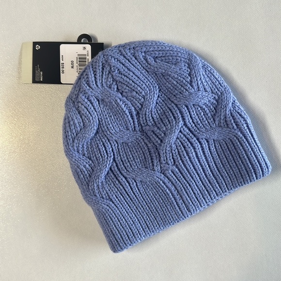 Under Armour womens Halftime Cable Knit Beanie - Picture 2 of 3